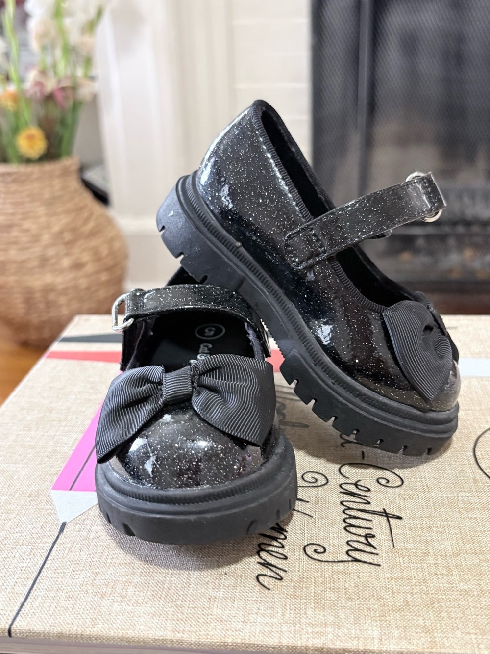 Cat & Jack Black Glitter Mary Jane Shoes with Bow